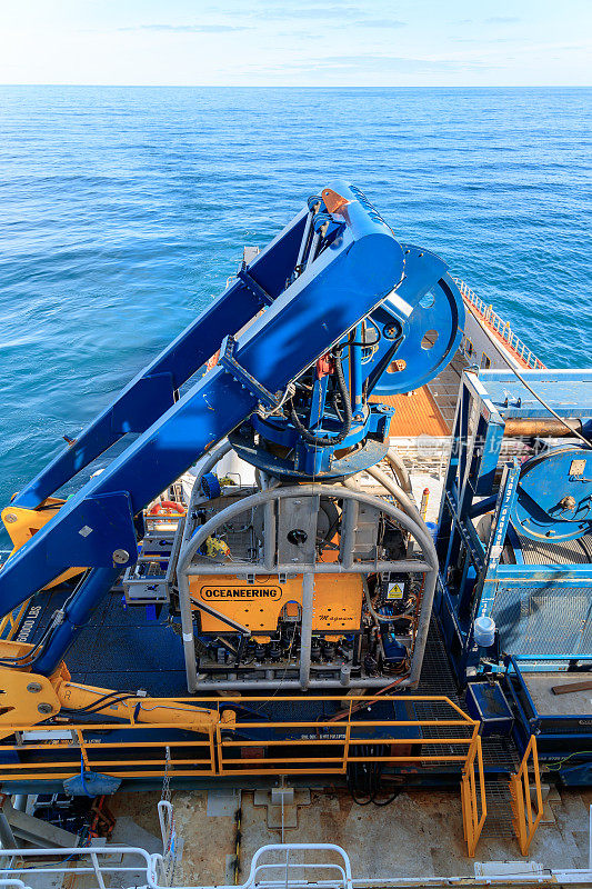 海洋工程远程操作设备ROV Magnum在甲板上并固定。